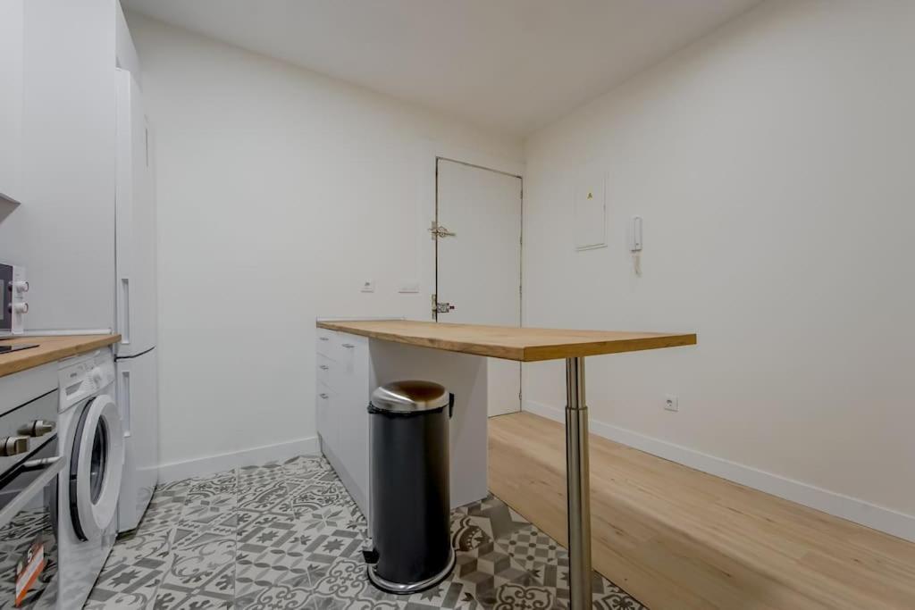مدريد Modern Apt Para 6Px En La Plaza De Tirso De Molina المظهر الخارجي الصورة