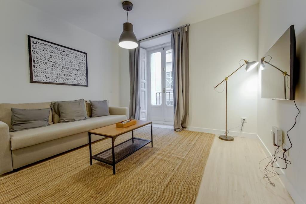 مدريد Modern Apt Para 6Px En La Plaza De Tirso De Molina المظهر الخارجي الصورة