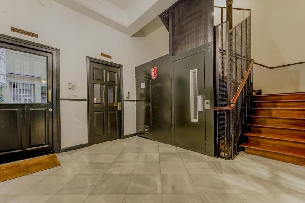 مدريد Modern Apt Para 6Px En La Plaza De Tirso De Molina المظهر الخارجي الصورة